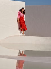 Атласное платье миди в стиле колор блок с запахом Myleene Klass - Image 3 of 6