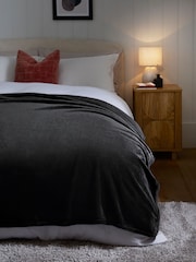 Charcoal Grey Plush Fleece Throw - Image 4 of 5