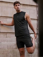 Reiss Castore Black/Iridescent Cas Performance Vest Reiss | Castore Performance Vest - Image 3 of 10