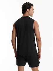Reiss Castore Black/Iridescent Cas Performance Vest Reiss | Castore Performance Vest - Image 7 of 10