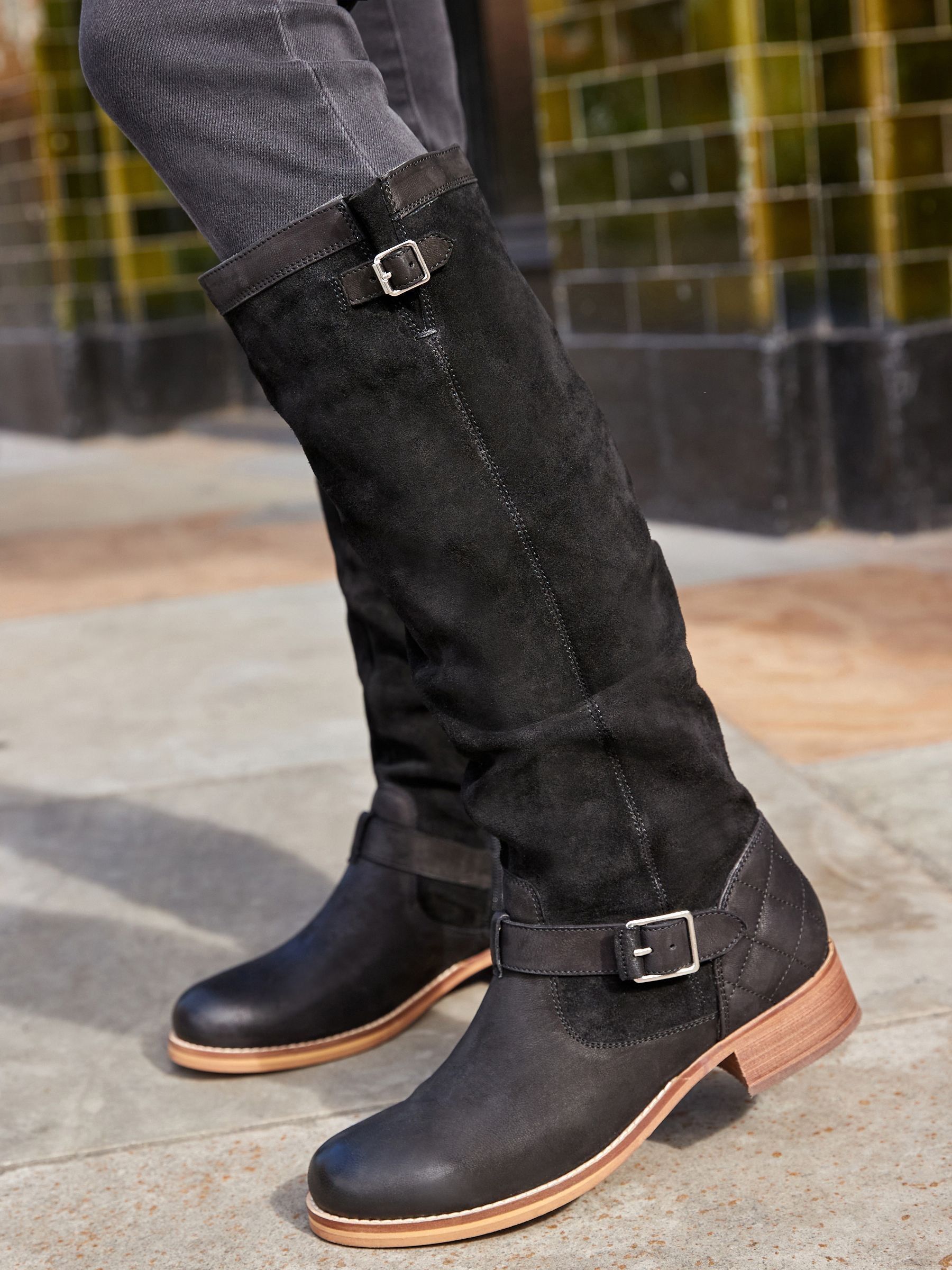 Knee high black slouch boots deals