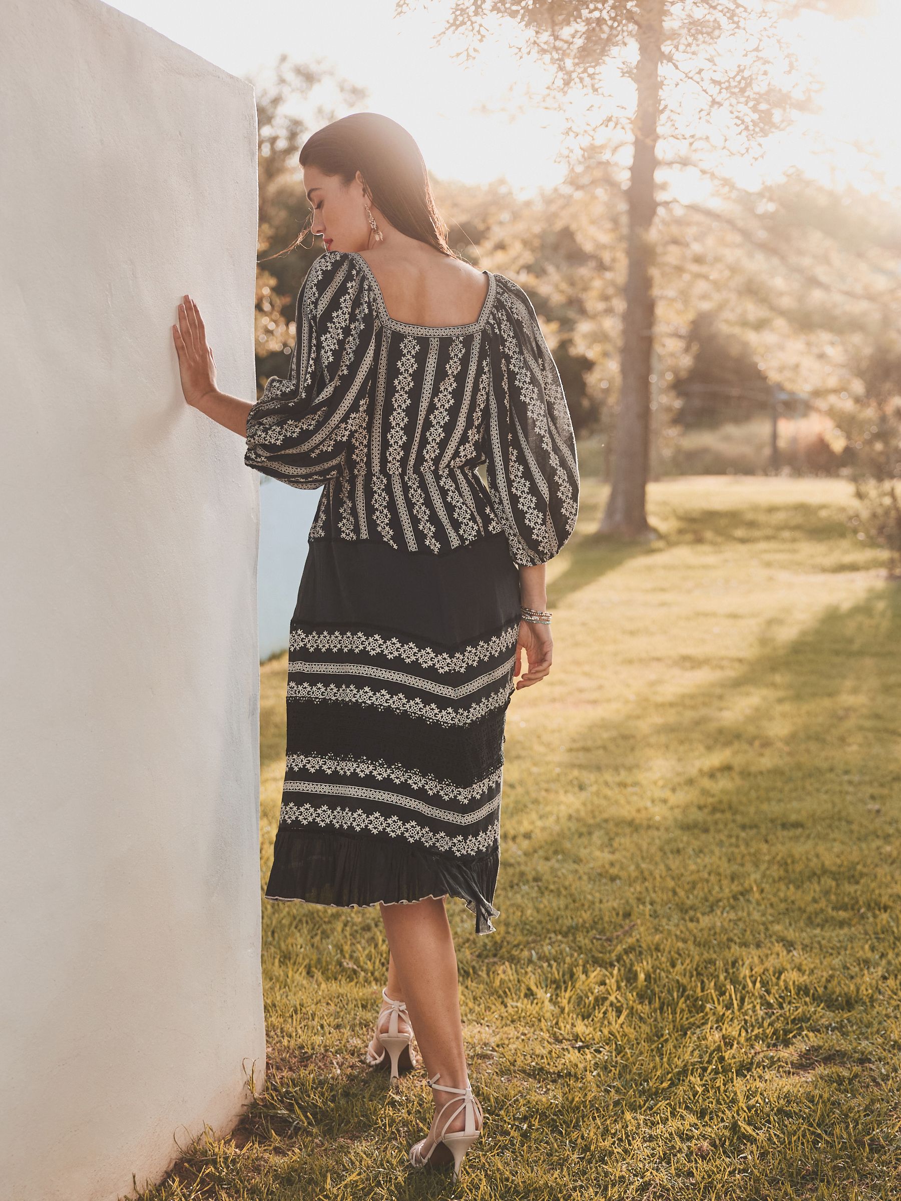 【人気商品！】 Buy Black Next from Dress Midi Sleeve Volume Print Textured トップス
