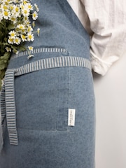 Laura Ashley Blue Wild Clematis Apron - Image 2 of 4