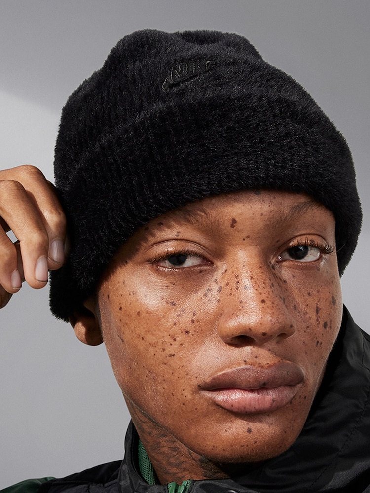 črna - Nike Nike plišasta kapa beanie - Slika 1 iz 5