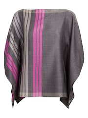 Pure Luxuries London Grey Zodiac 100% Merino Wool Poncho - Image 3 of 4