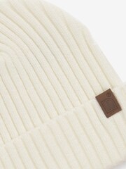 أبيض - Knitted Rib Beanie (1-16yrs) - صورة 2 من 2