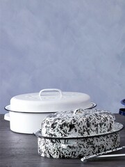 Essentials by Premier White Oval Self Basting Roaster - Image 3 of 3