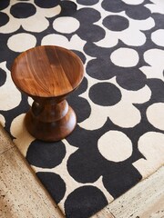 Orla Kiely Grey Puzzle Flower Rug - Image 2 of 4