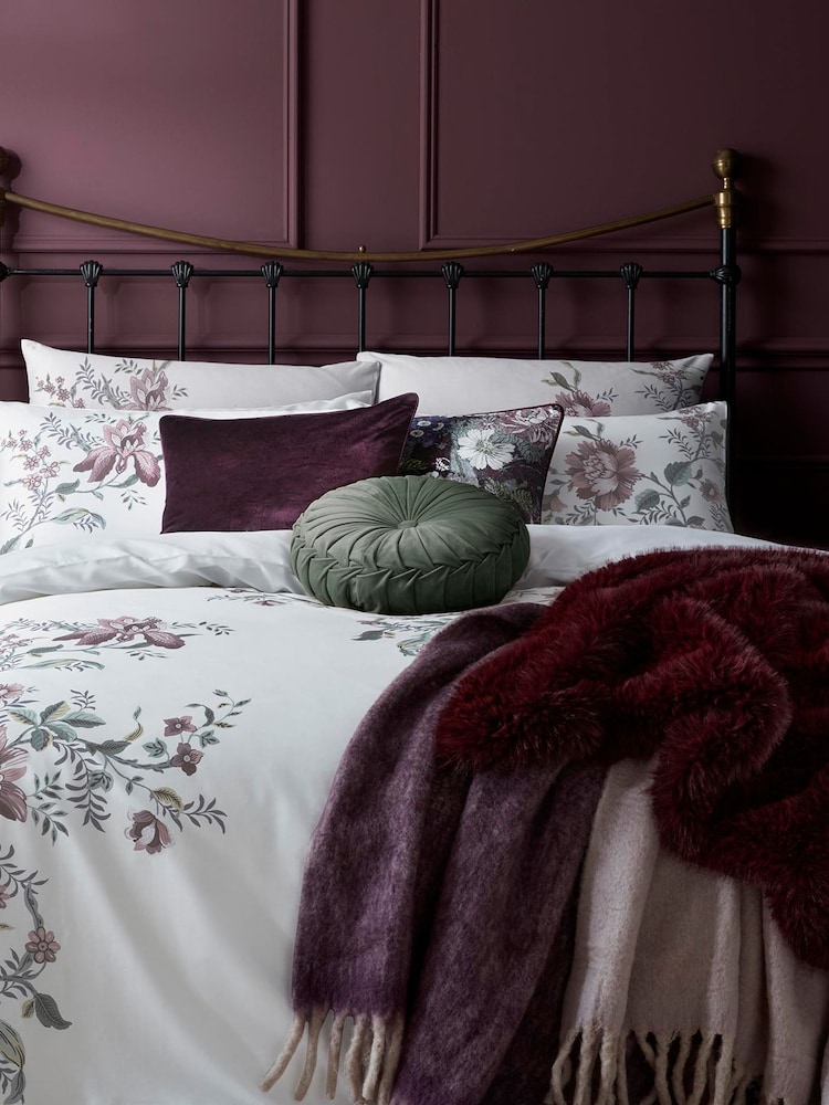 Laura Ashley Blackberry Purple Bronwen Throw - Image 2 of 3