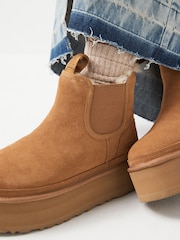 UGG Brown Neumel Platform Chelsea Boots - Image 3 of 10