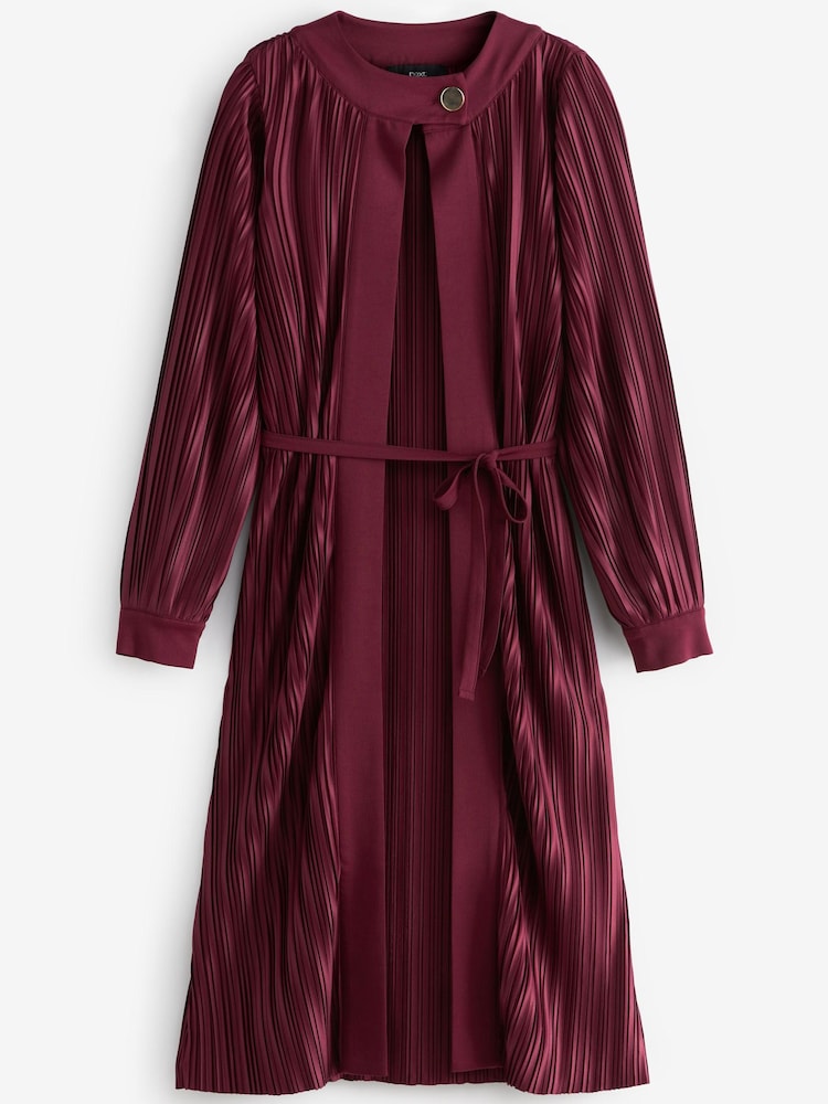 Berry Red Satin Plissé Abaya Jacket With Detachable Belt - Image 5 of 5 Berry Red Satin Plissé Abaya Jacket With Detachable Belt - Image 5 of 5