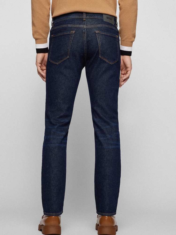 Dunkle Indigo-Waschung - BOSS Maine Jeans aus Stretch-Denim in gerader Passform - Bild 2 von 5 Dunkle Indigo-Waschung - BOSS Maine Jeans aus Stretch-Denim in gerader Passform - Bild 2 von 5