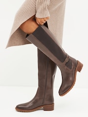 Schokoladenbraun - Forever Comfort® Kniehohe Chelsea-Stiefel - Bild 1 von 10