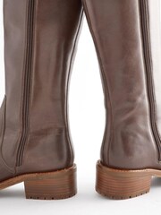Schokoladenbraun - Forever Comfort® Kniehohe Chelsea-Stiefel - Bild 8 von 10