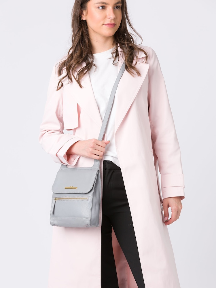 Pure Luxuries London Kempston Leather Cross-Body Bag - Image 6 of 6