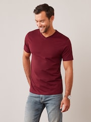 Rouge bordeaux - Ajustement régulier - T-shirt Essential à col en V - Image 1 de 1