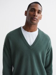 Reiss Pine Green Spires Merino V-Neck Relaxed Jumper - Image 4 of 7