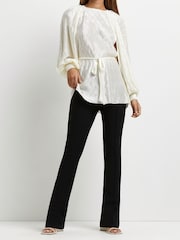 Топ кремового цвета с объемными длинными рукавами и поясом River Island - Image 4 of 5