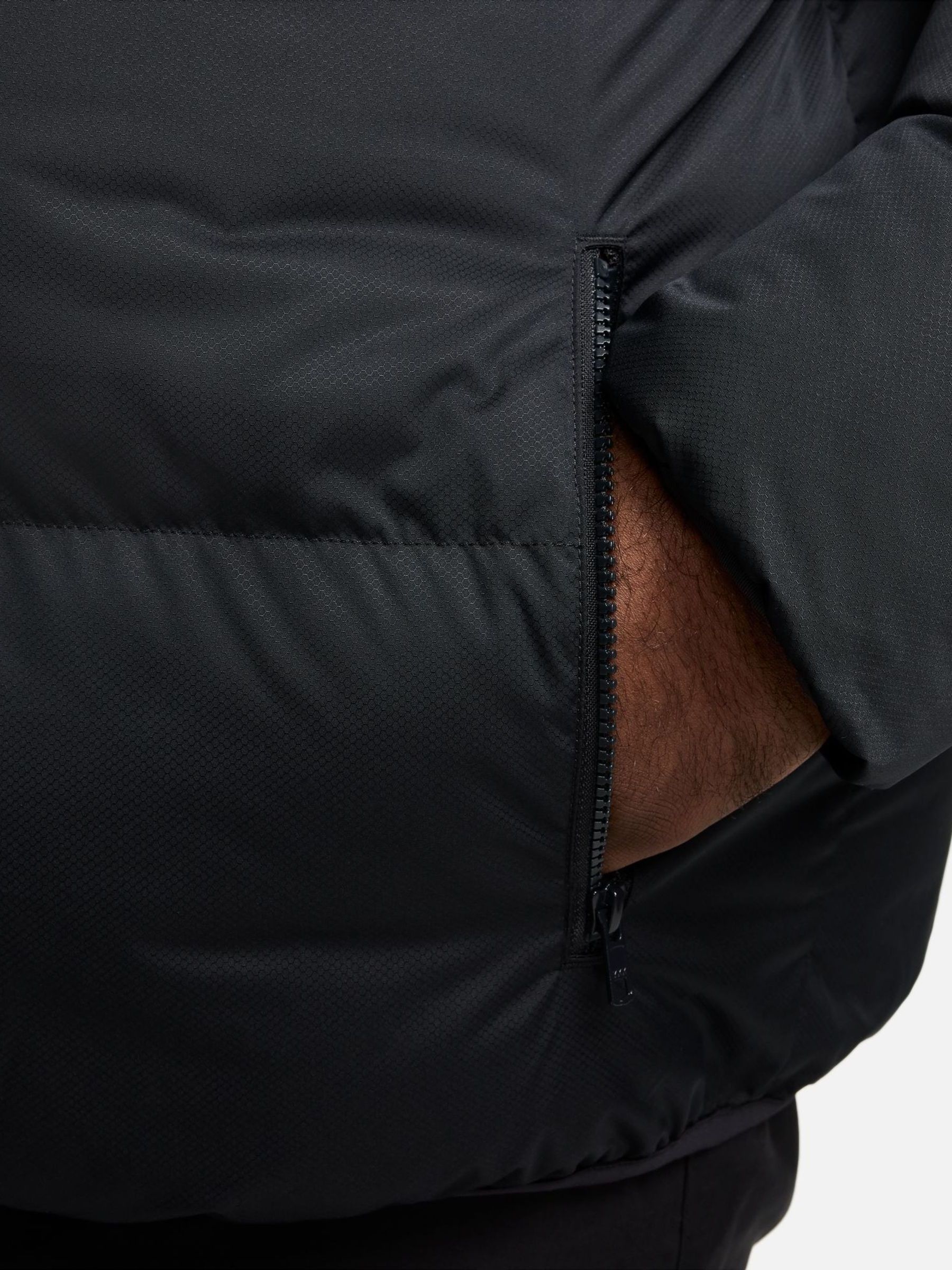 Black puffer coat nike online