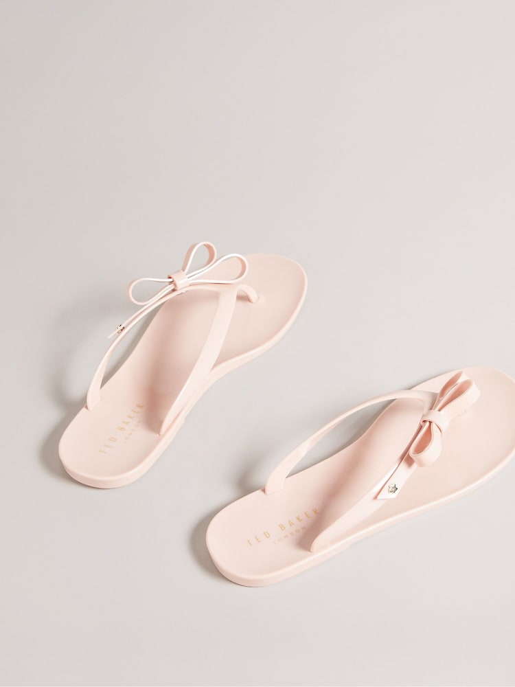 وردي - شبشب بإصبع مزين بأربة Jassey من Ted Baker - صورة 4 من 4