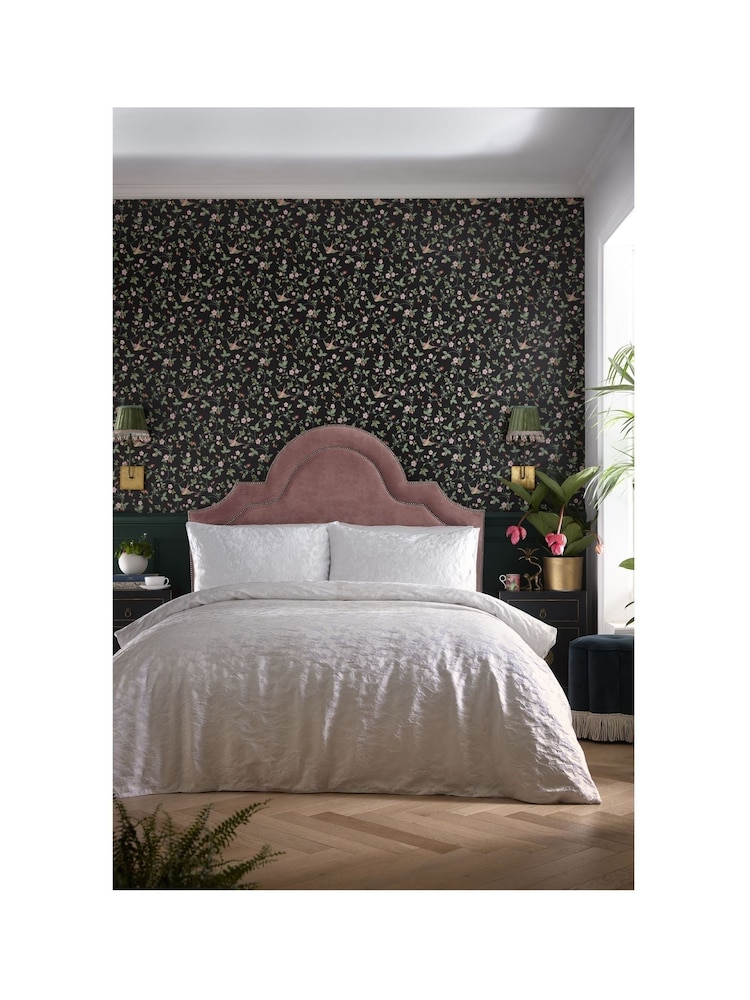 Wedgwood White Wild Strawberry 100% Cotton Duvet Cover and Pillowcase Set - Image 2 of 4