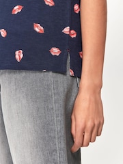 Синяя футболка с короткими рукавами и принтом губ Khost Clothing - Изображение 4 из 5
