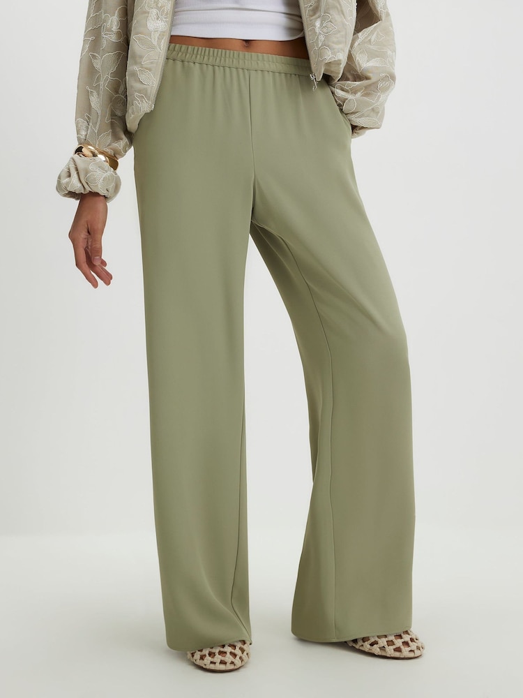 River Island Green Soft Crepe Pull On Wide Leg Trousers - Image 4 of 4 River Island Green Soft Crepe Pull On Wide Leg Trousers - Image 4 of 4