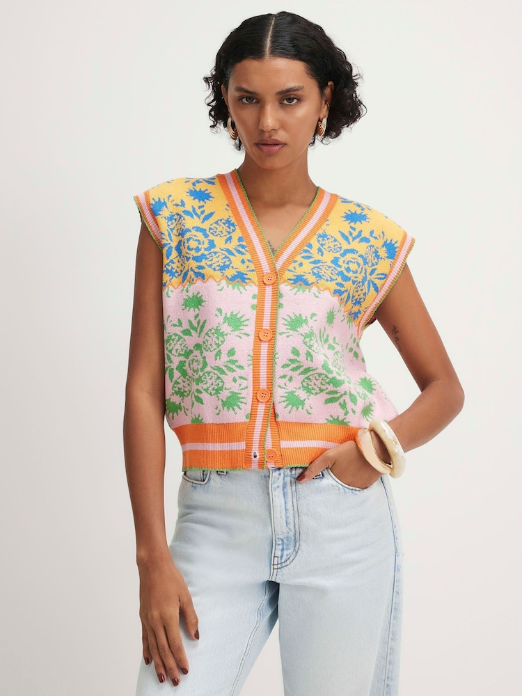 River Island Pink Sleeveless Floral Knitted Waistcoat - Image 2 of 4 River Island Pink Sleeveless Floral Knitted Waistcoat - Image 2 of 4