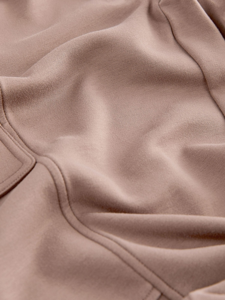 Taupe - Parachute Cargohose aus Jersey - Bild 2 von 7 Taupe - Parachute Cargohose aus Jersey - Bild 2 von 7