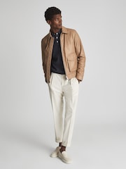 Azul acero - Polo camiseta con textura y pespuntes de rombos Dollar de Reiss - Imagen 6 de 7