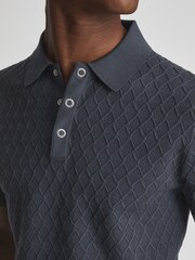 Azul acero - Polo camiseta con textura y pespuntes de rombos Dollar de Reiss - Imagen 7 de 7