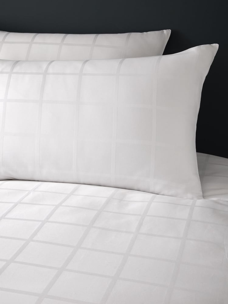 Appletree White Boutique Sorelle Duvet Cover and Pillowcase Set - Image 2 of 3