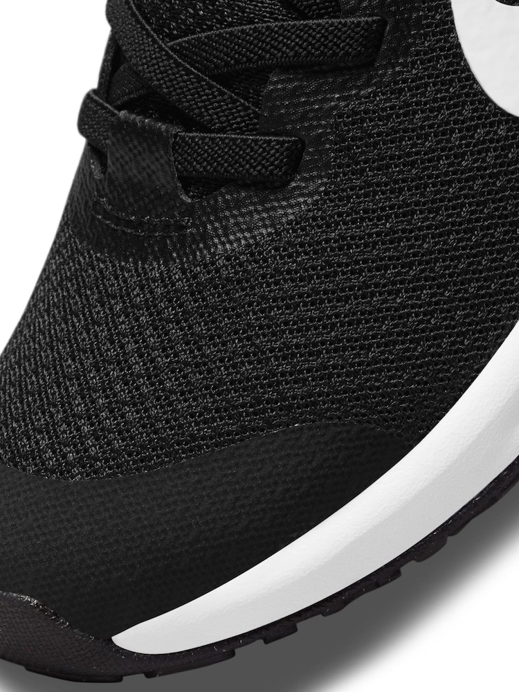 Nike Black/White Revolution 6 FlyEase Junior Trainers - Image 11 of 11
