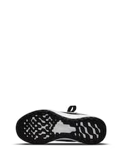 Nike Black/White Revolution 6 FlyEase Junior Trainers - Image 6 of 11
