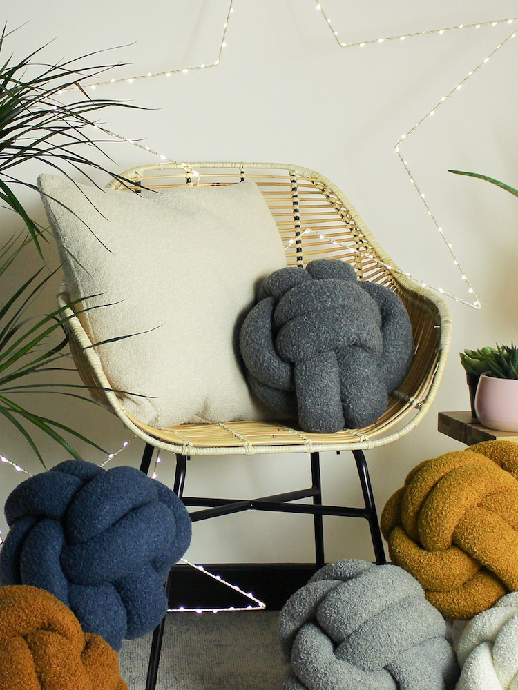 Подушка из букле с декоративным узлом furn. - Изображение 2 из 4