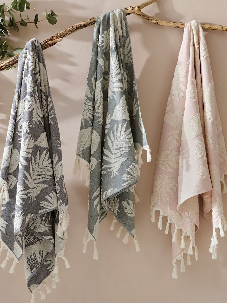 furn. Blush Pink 100% Cotton Tropics Hamman Style Tassel Bath Towel - Image 2 of 6