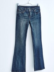 Authentic Blue - Own. Tiefe Stretch-Jans mit ausgestelltem Bein und Saumschlitzen hintern - Bild 1 von 9