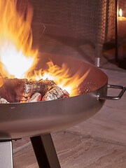 Rowlinson Black Garden Portland Steel Fire Pit - Image 5 of 5