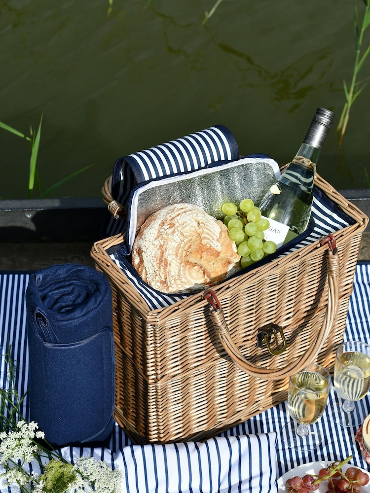 Navigate Blue Picnic Basket With Rug - Image 1 of 4