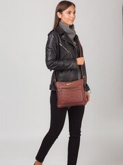 Pure Luxuries London Lewes Leather Cross-Body Bag - Image 5 of 5
