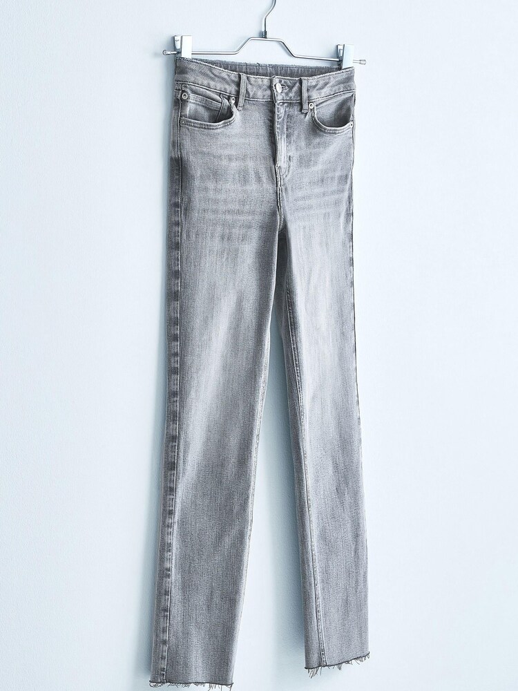 Grau - Own. Straight-Jeans mit mittelhohem Bund - Bild 1 von 8 Grau - Own. Straight-Jeans mit mittelhohem Bund - Bild 1 von 8