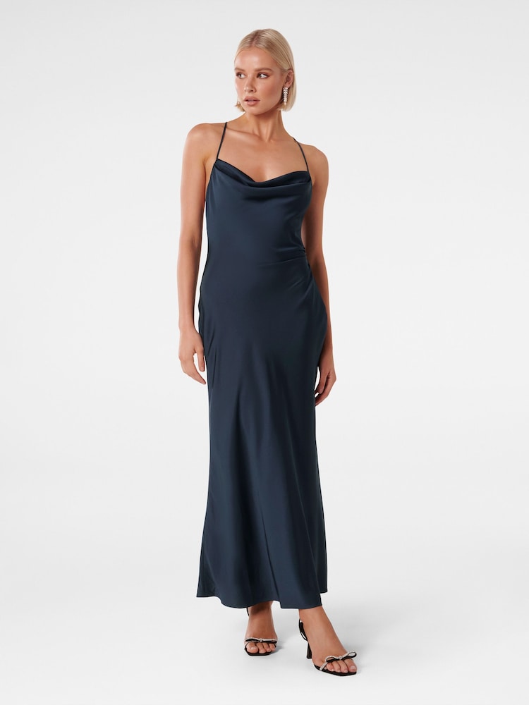 Marineblau/blau - Forever New Ruby Midikleid aus Satin mit Bindedetail - Bild 1 von 4 Marineblau/blau - Forever New Ruby Midikleid aus Satin mit Bindedetail - Bild 1 von 4