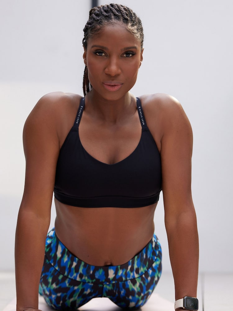 Czarny - Medium Impact Run Dry Tech Crop Sports Bra - Image 6 of 12