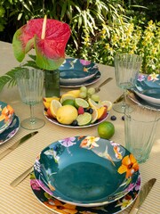 Marjolein Bastin Set of 4 Hummingbirds Plates 22cm - Image 2 of 4
