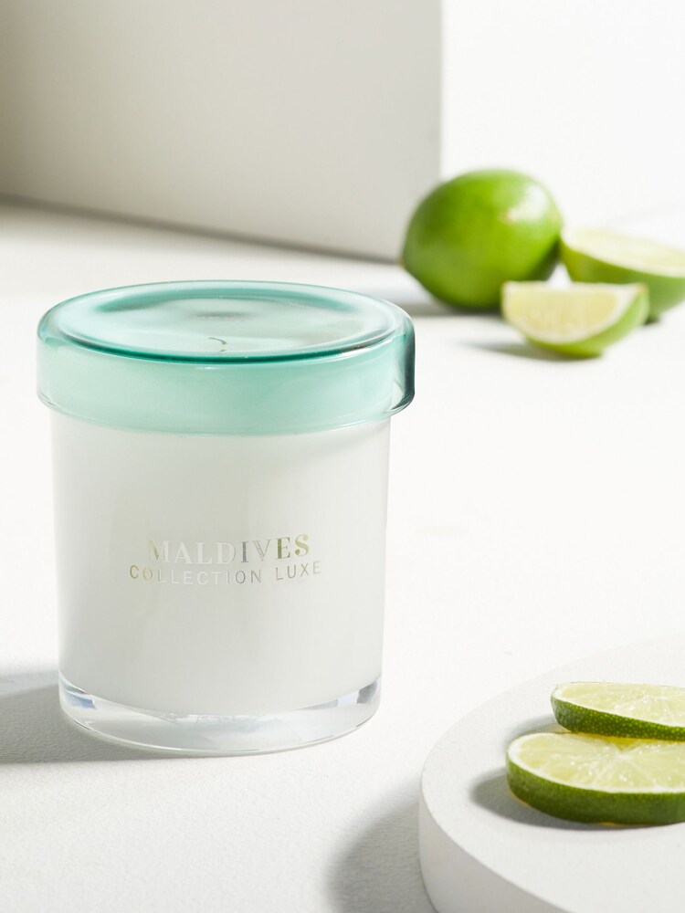 Teal Blue Collection Luxe Maldives Waterlily and Musk Scented Candle - Image 2 of 4