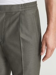Reiss Khaki Brighton Relaxed Drawstring Trousers with Turn-Ups - Image 7 of 7