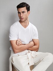 Reiss White Dayton Cotton V-Neck T-Shirt - Image 8 of 8