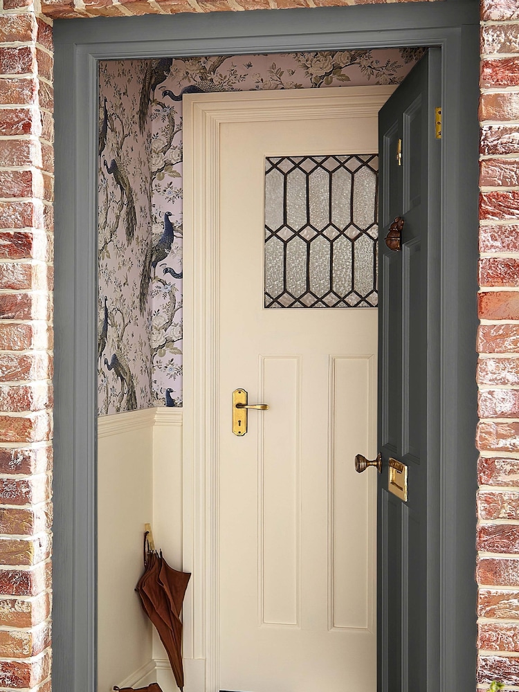 Laura Ashley Charcoal Grey Exterior Eggshell Paint - Image 1 of 5