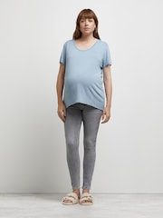 River Island, Umstandsmode, Still-T-Shirt im Lagen-Look, Multipack - Bild 2 von 4