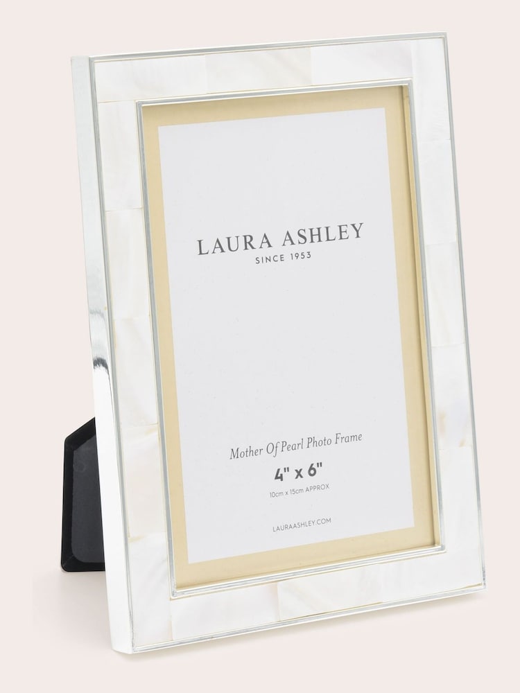 Laura Ashley Natural Mother Offaux Pearl Picture Frame - Image 2 of 4